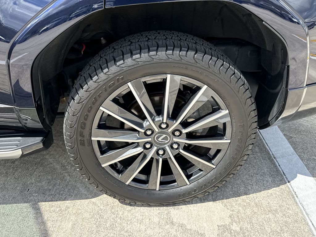 Thumbnail: 2024 Lexus GX - 31