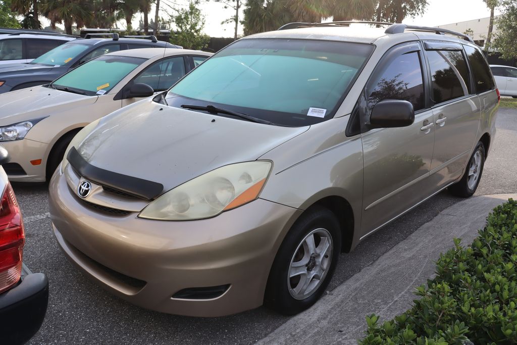 2007 Toyota Sienna LE 2