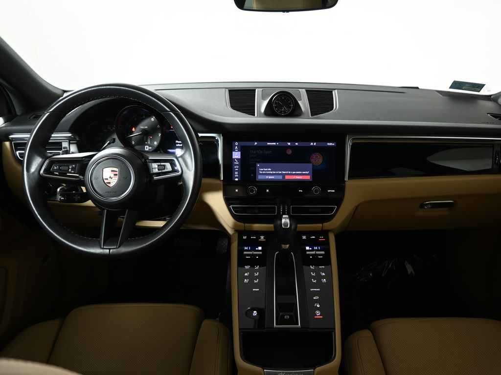 Thumbnail: 2024 Porsche Macan - 16