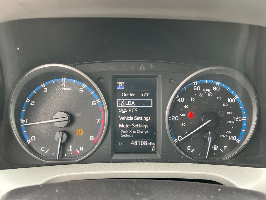 Thumbnail: 2018 Toyota RAV4 - 12