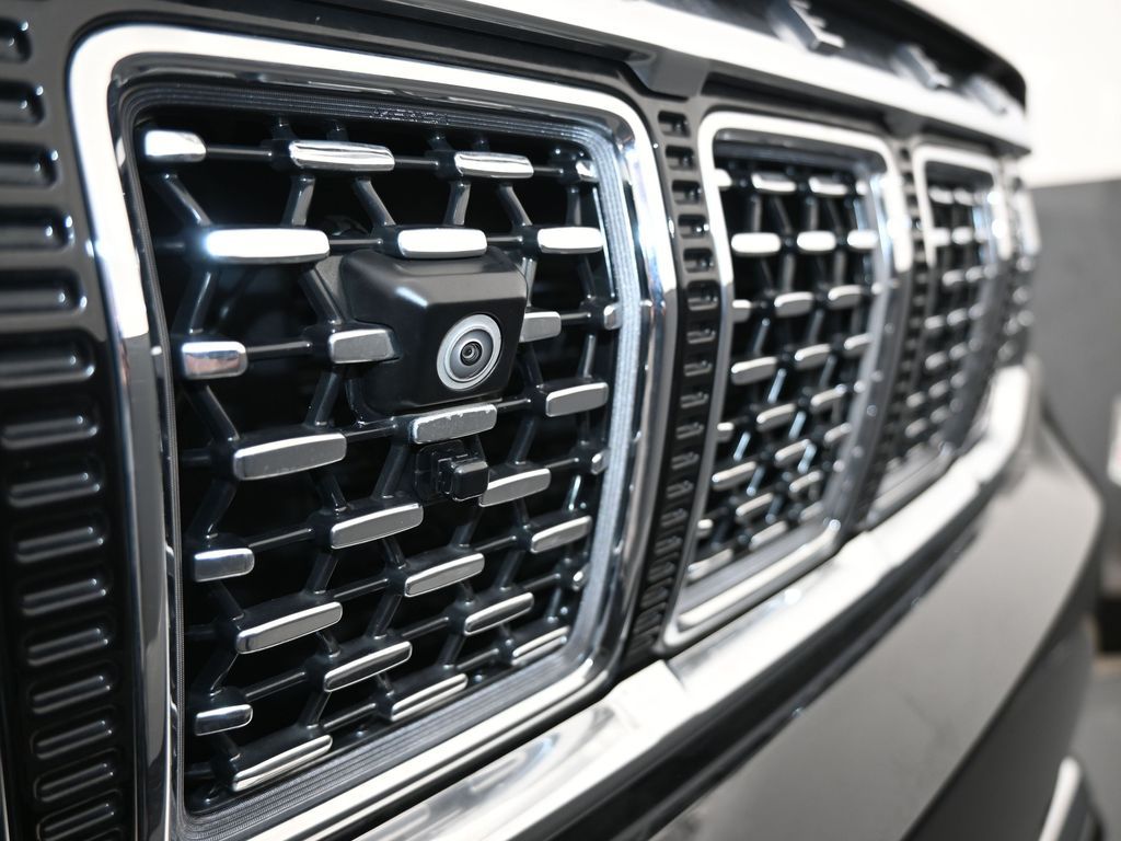 Used 2024 Diamond Black Crystal Pearlcoat Jeep Base image 60