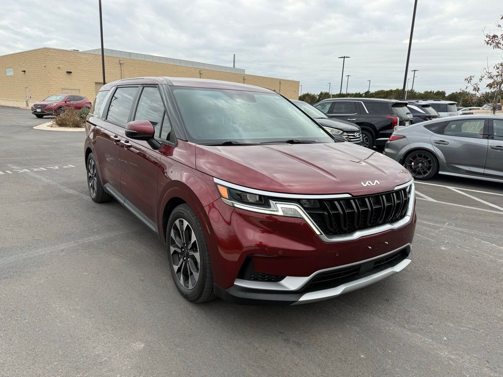 Thumbnail: 2022 Kia Carnival - 3