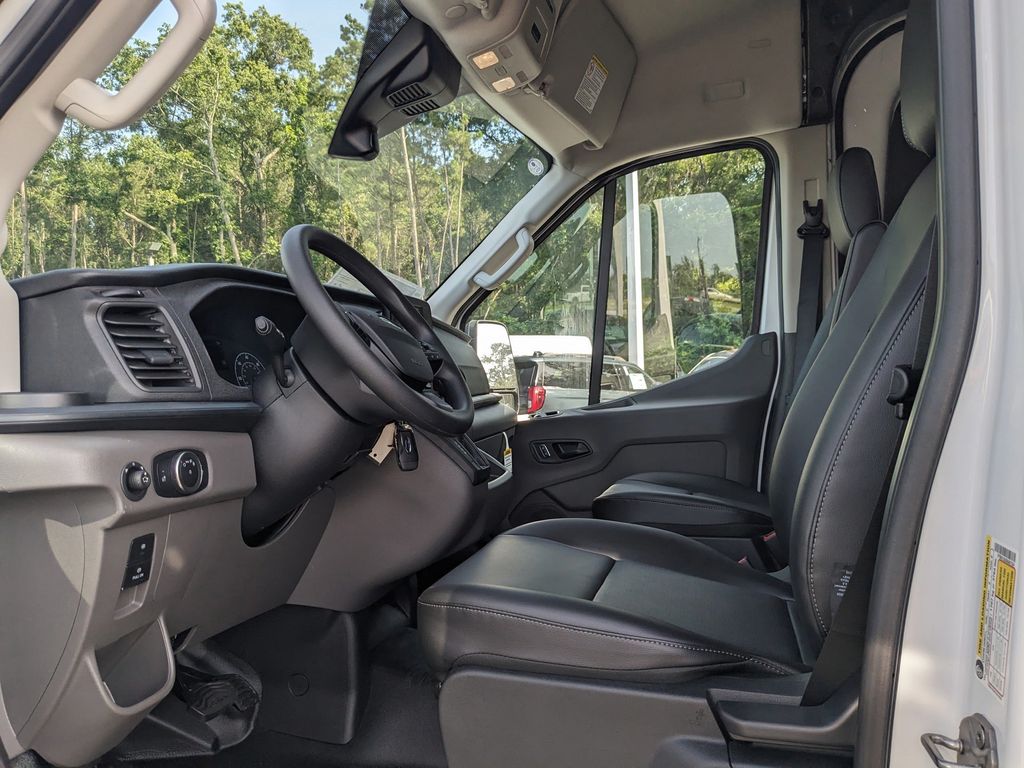 2025 Ford Transit 250