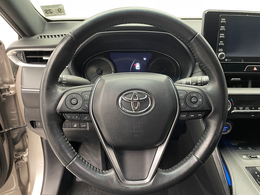 2021 Toyota Venza XLE 22