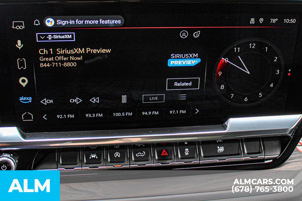 Used 2025 White GMC SLT image 36