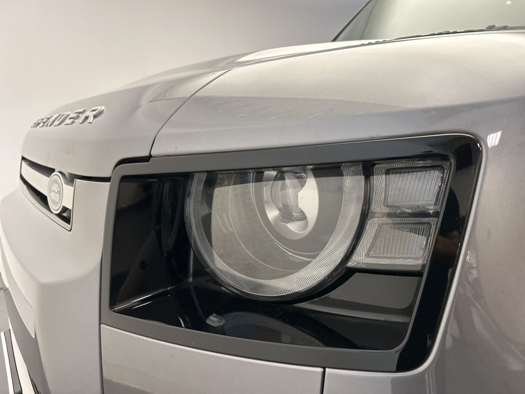 Thumbnail: 2021 Land Rover Defender - 9