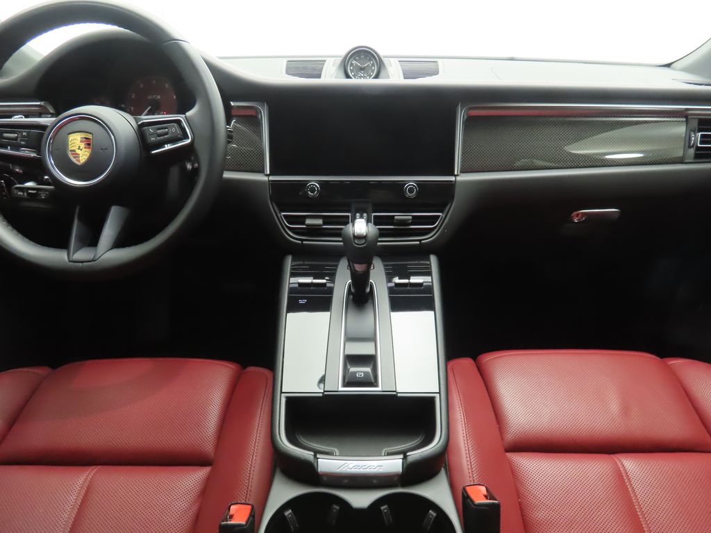 Thumbnail: 2022 Porsche Macan - 13