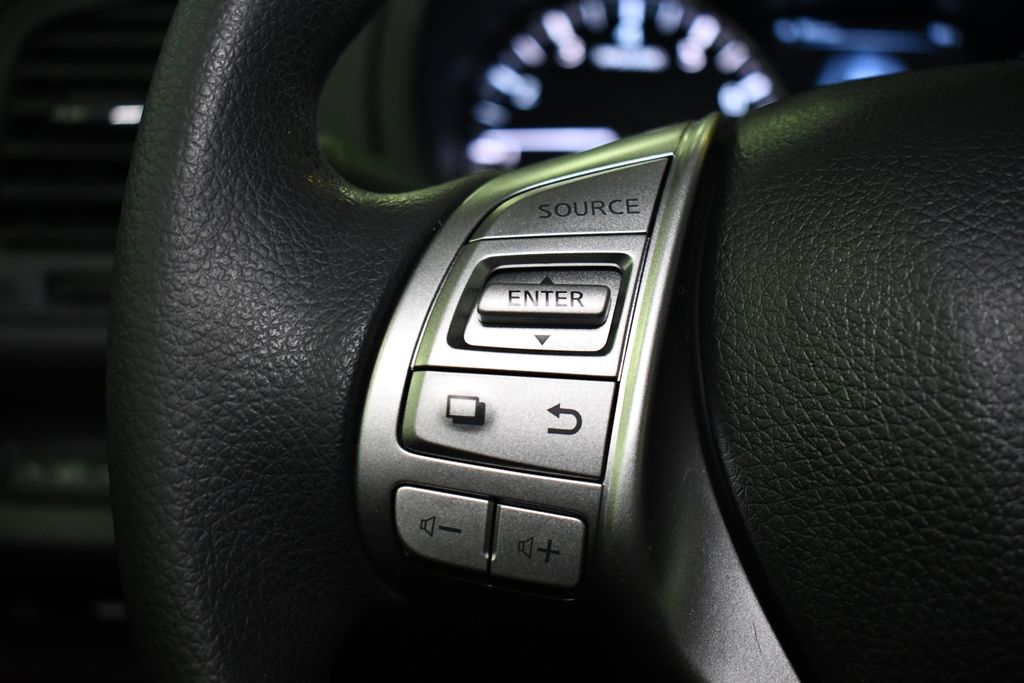 Thumbnail: 2014 Nissan Altima - 23