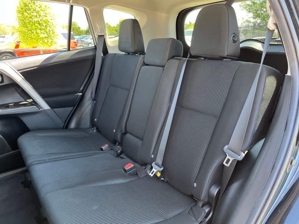 Thumbnail: 2018 Toyota RAV4 - 24