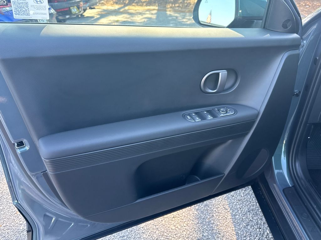 2025 Hyundai Ioniq 5 SE Standard Range photo 10