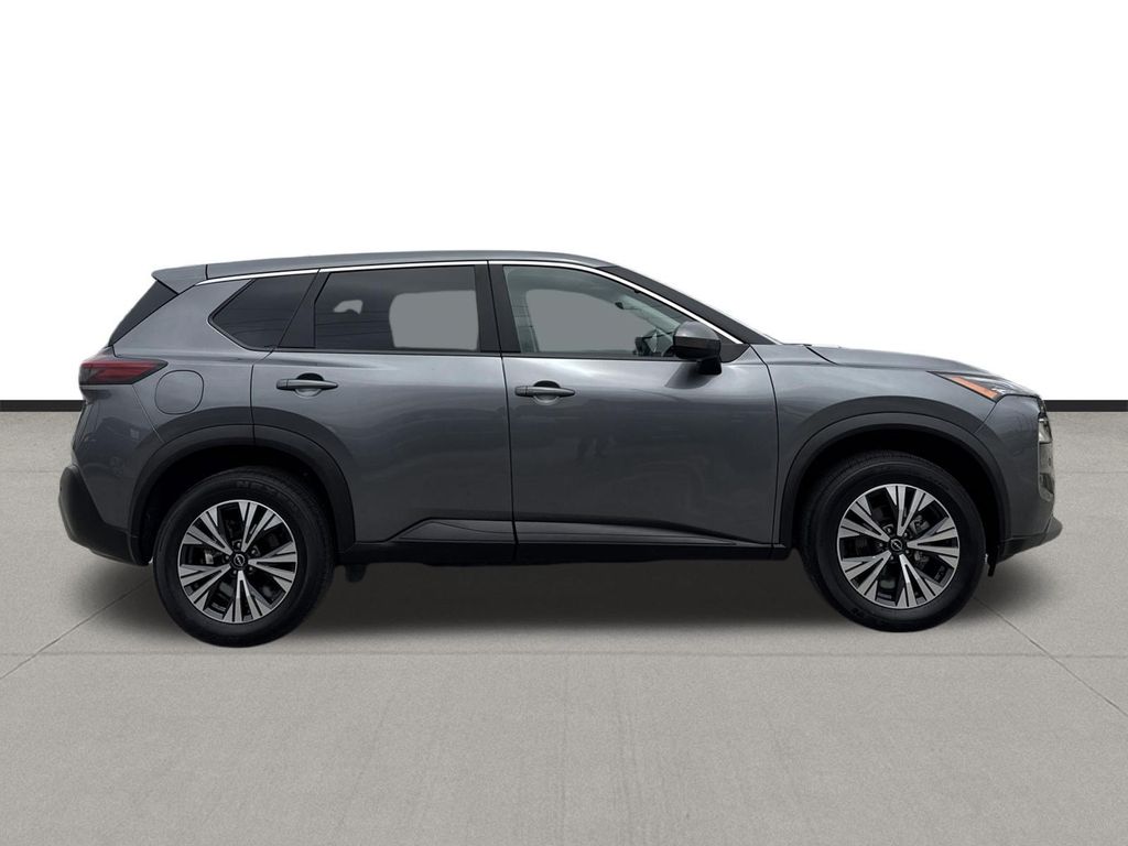 2023 Nissan Rogue SV - 3