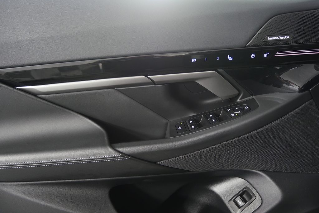 Thumbnail: 2024 BMW 5 Series - 9