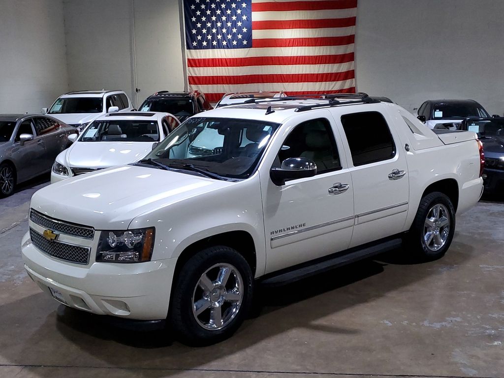 2013 Chevrolet Avalanche 1500 LTZ 39