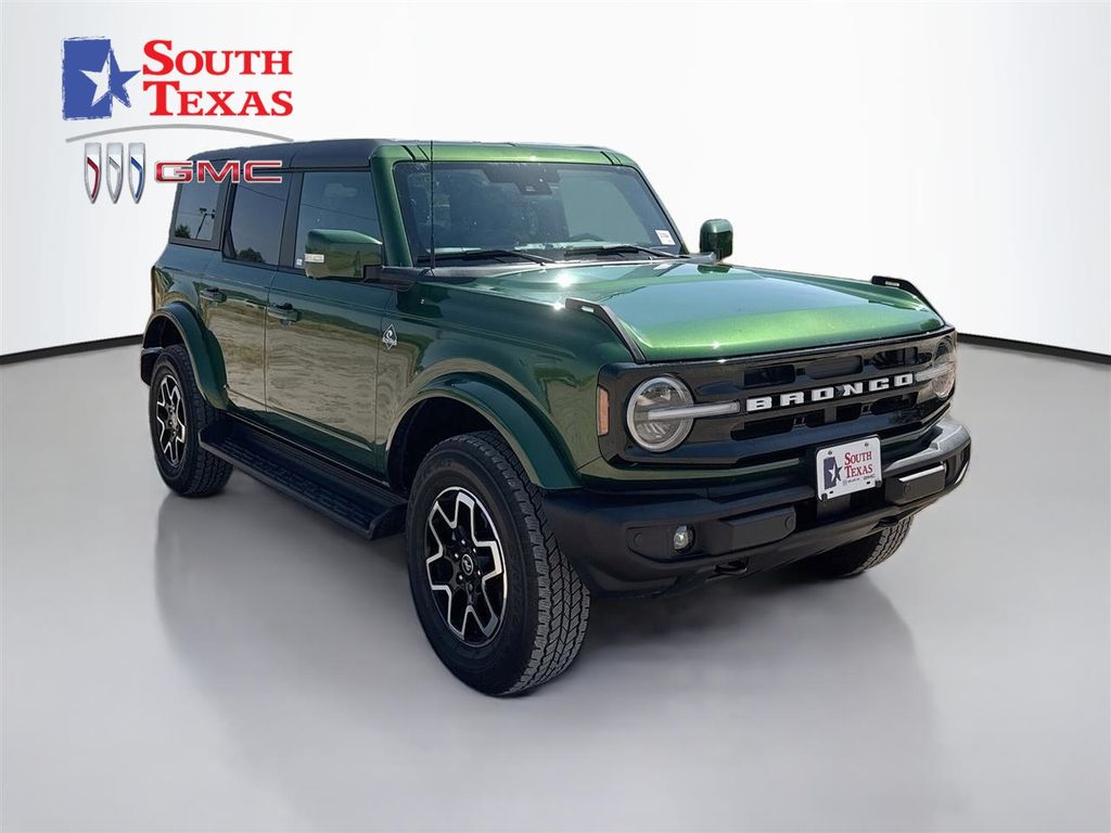 2025 Ford Bronco Outer Banks 4-Door 4WD