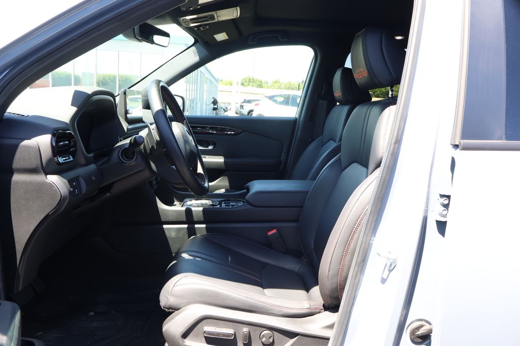 Thumbnail: 2025 Honda Pilot - 8
