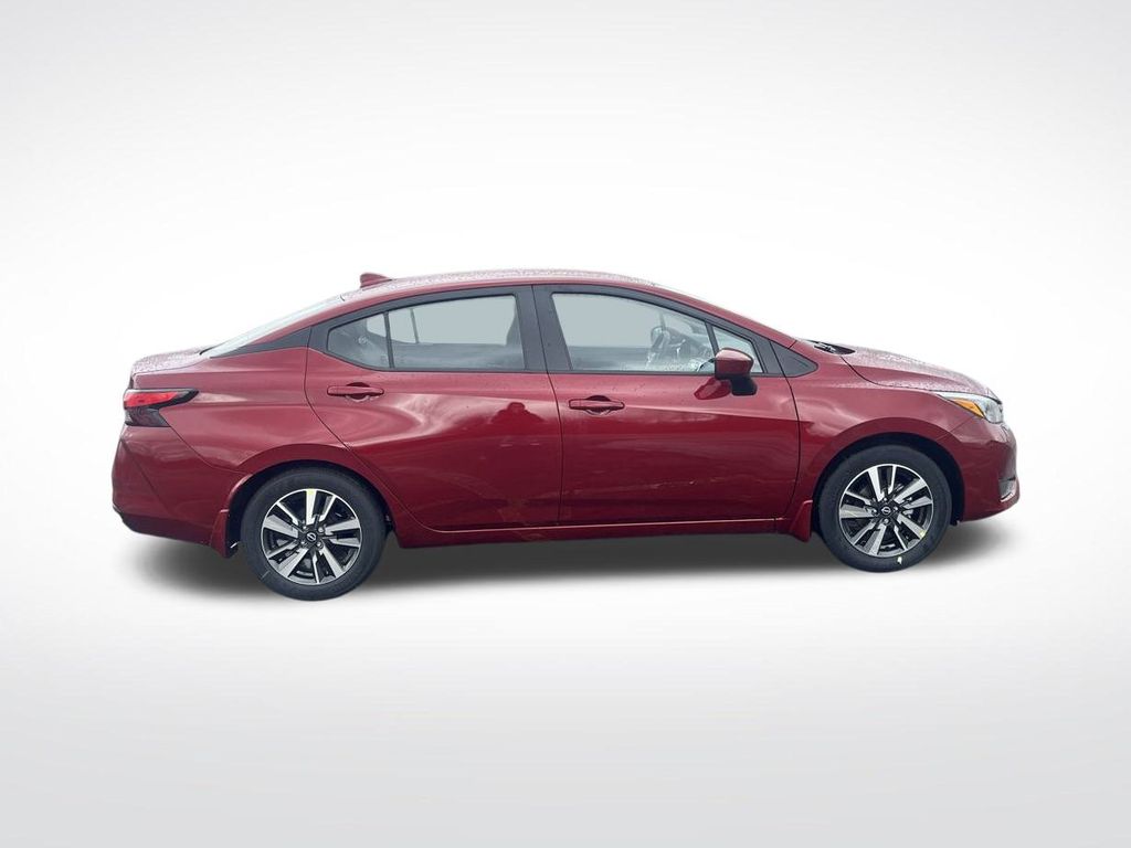 2025 Nissan Versa 1.6 SV photo