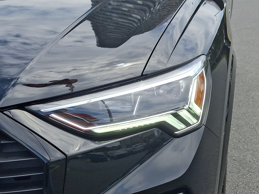 Thumbnail: 2025 Audi Q3 - 9