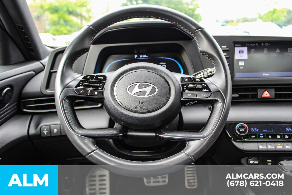 Used 2025 Red Hyundai SEL Sport image 22