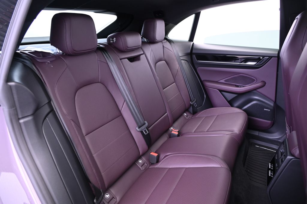 Thumbnail: 2025 Porsche Macan - 24