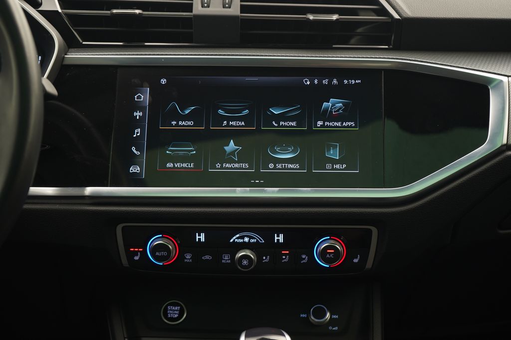 Thumbnail: 2023 Audi Q3 - 11