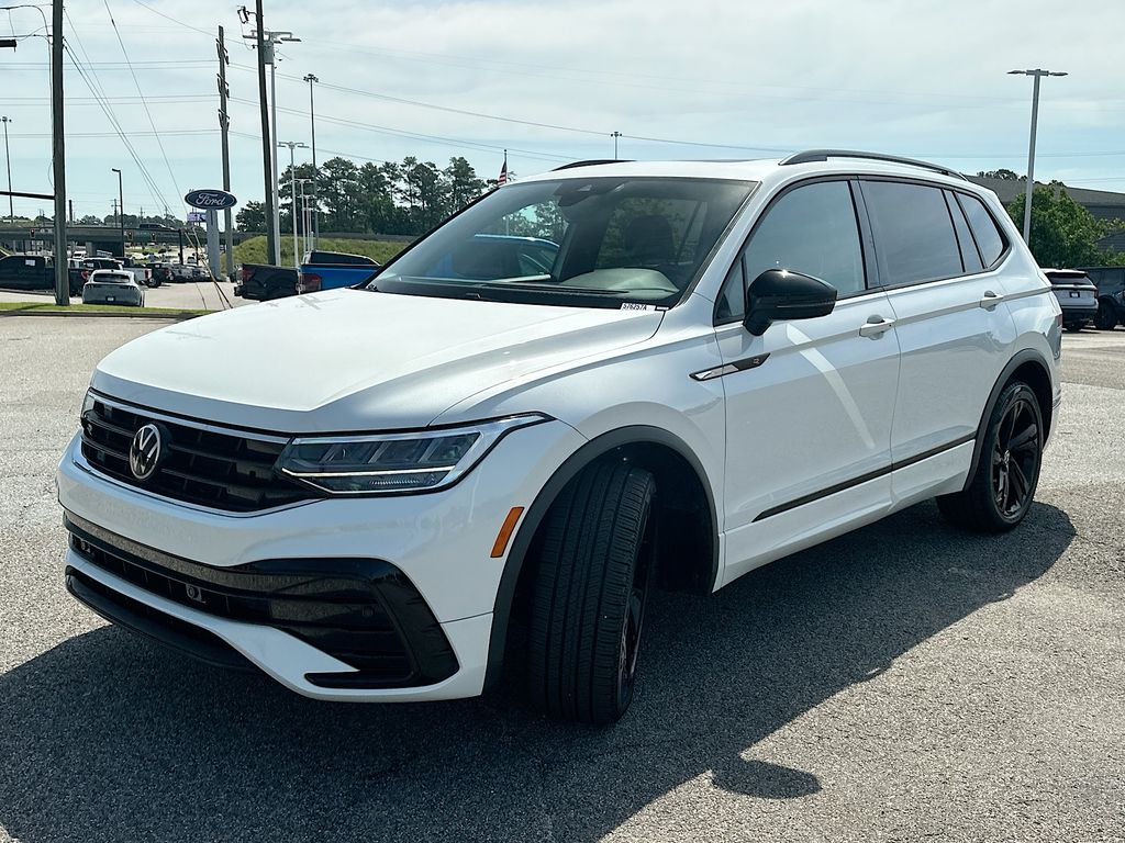 2024 Volkswagen Tiguan 2.0T SE R-Line Black