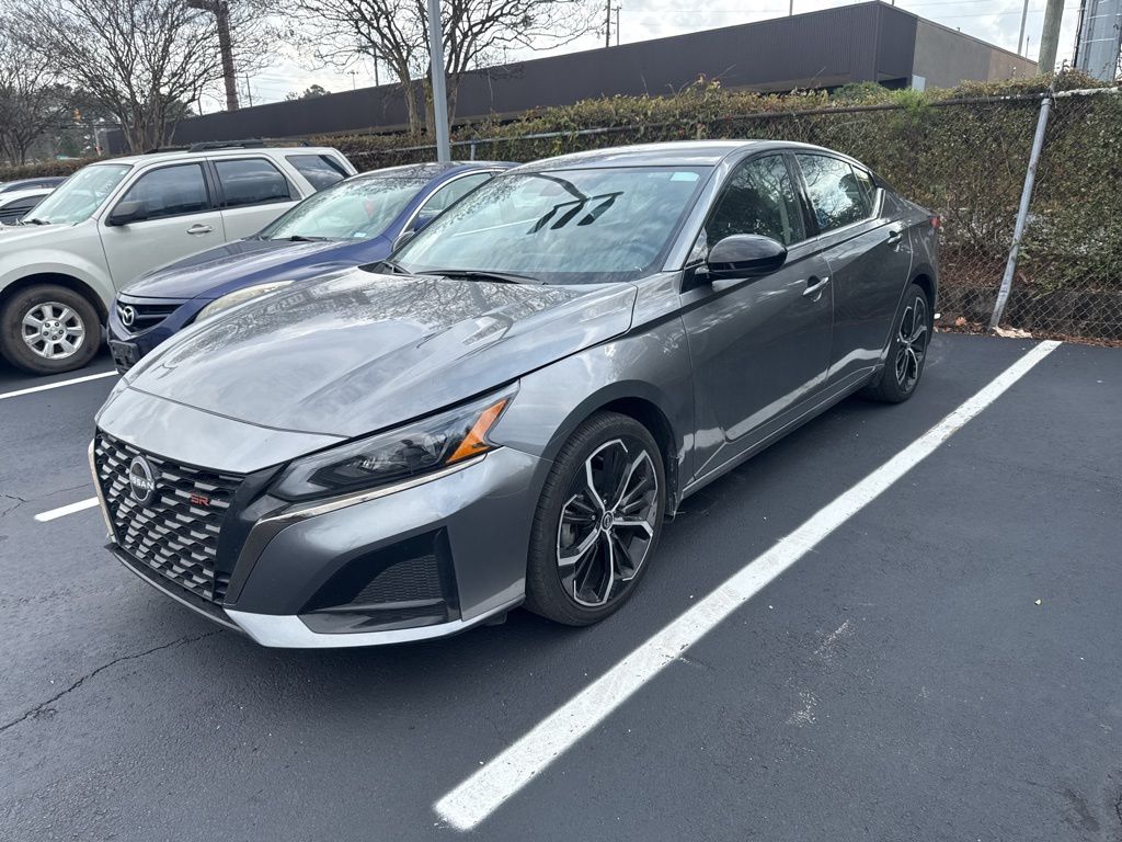 2025 Nissan Altima SR