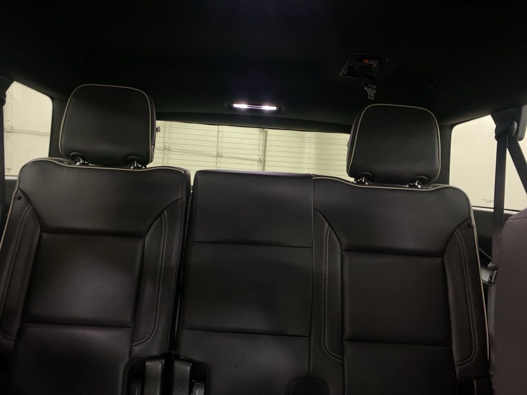 2023 Chevrolet Suburban Premier photo