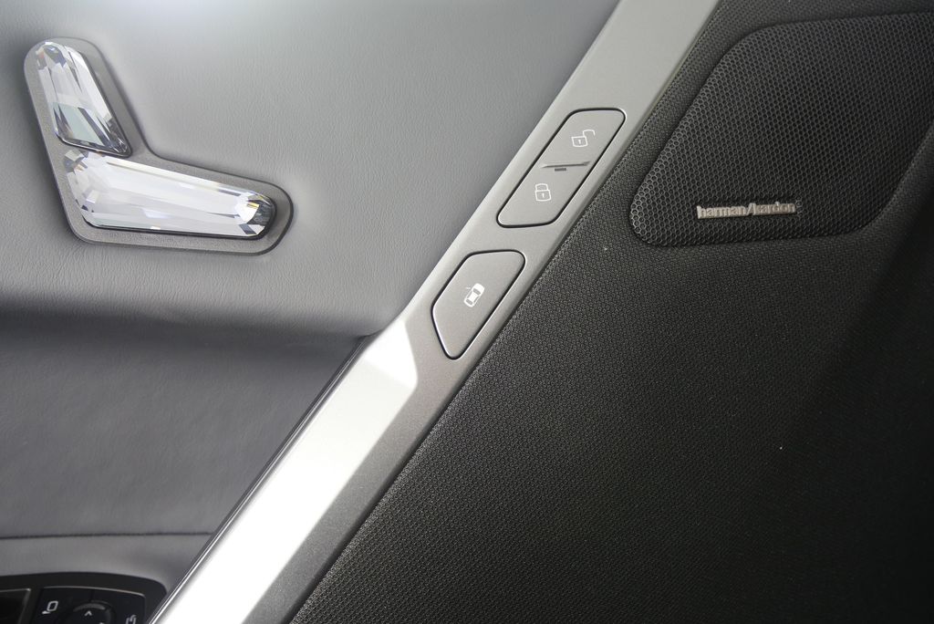 Thumbnail: 2026 BMW iX - 9