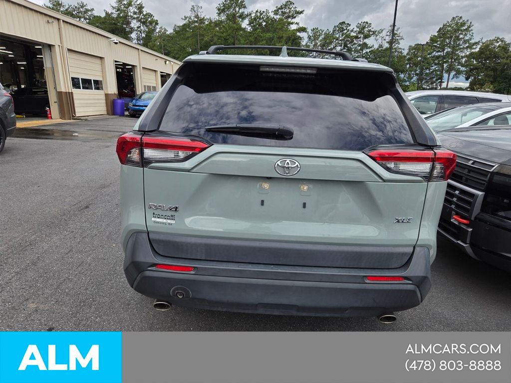 Used 2019 Green Toyota XLE image 9