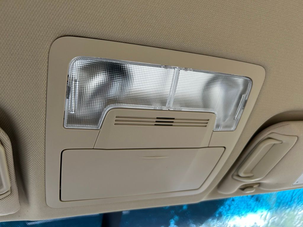 2017 Toyota Camry XSE 29