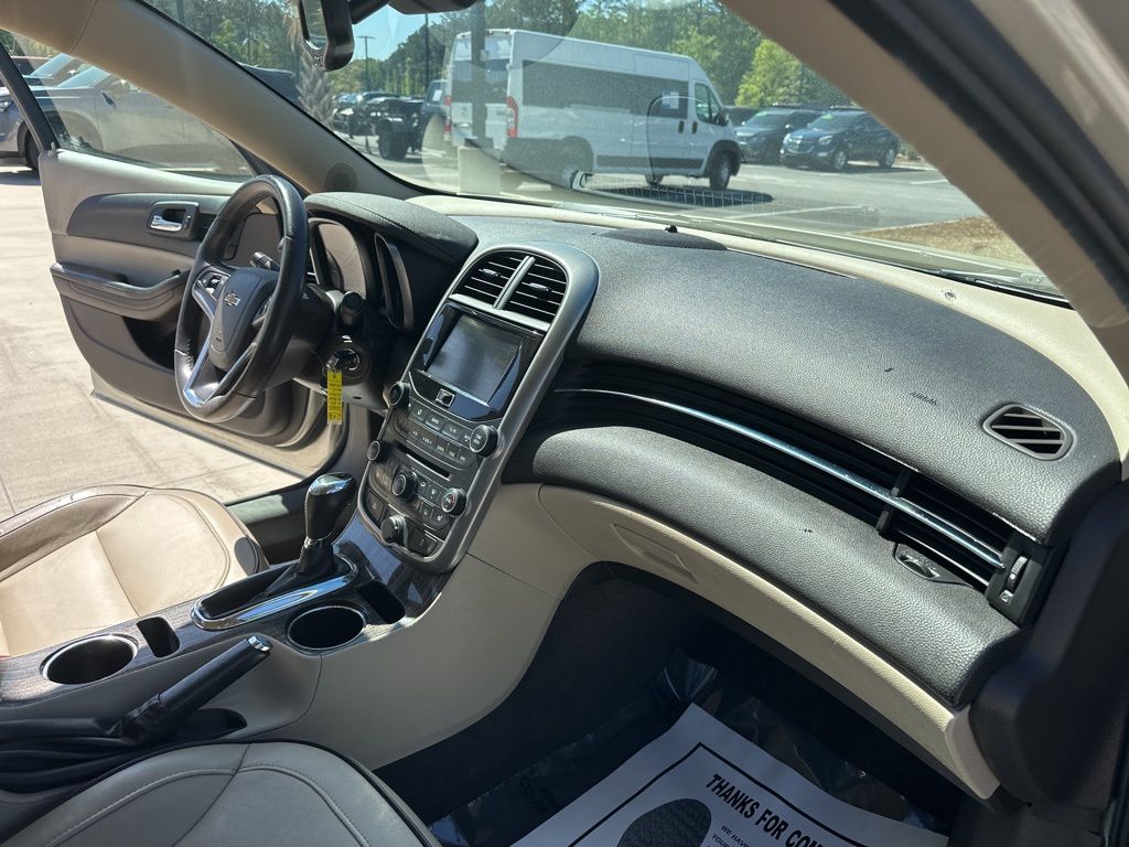 2014 Champagne Silver Metallic Chevrolet Malibu LT FWD Sedan
