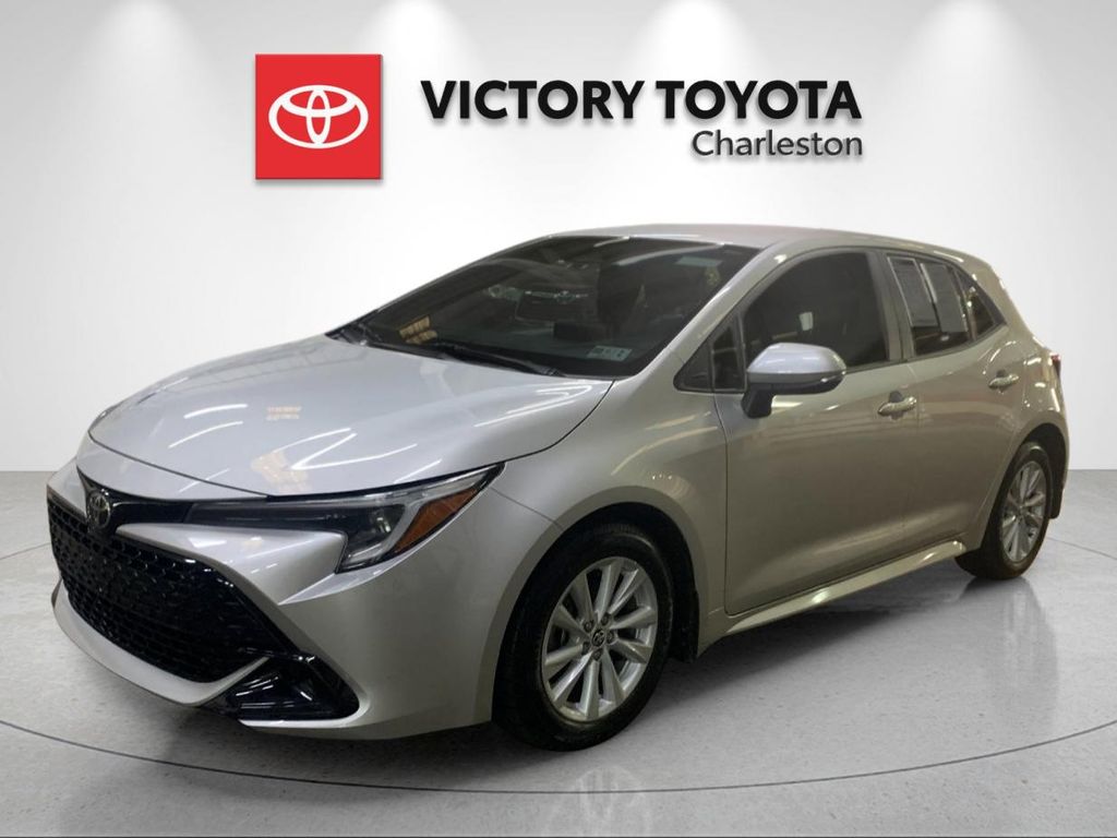2023 Toyota Corolla Hatchback SE FWD