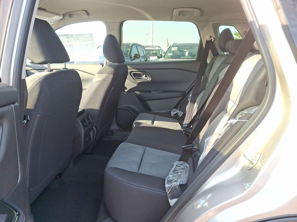 Thumbnail: 2026 Nissan Rogue - 5