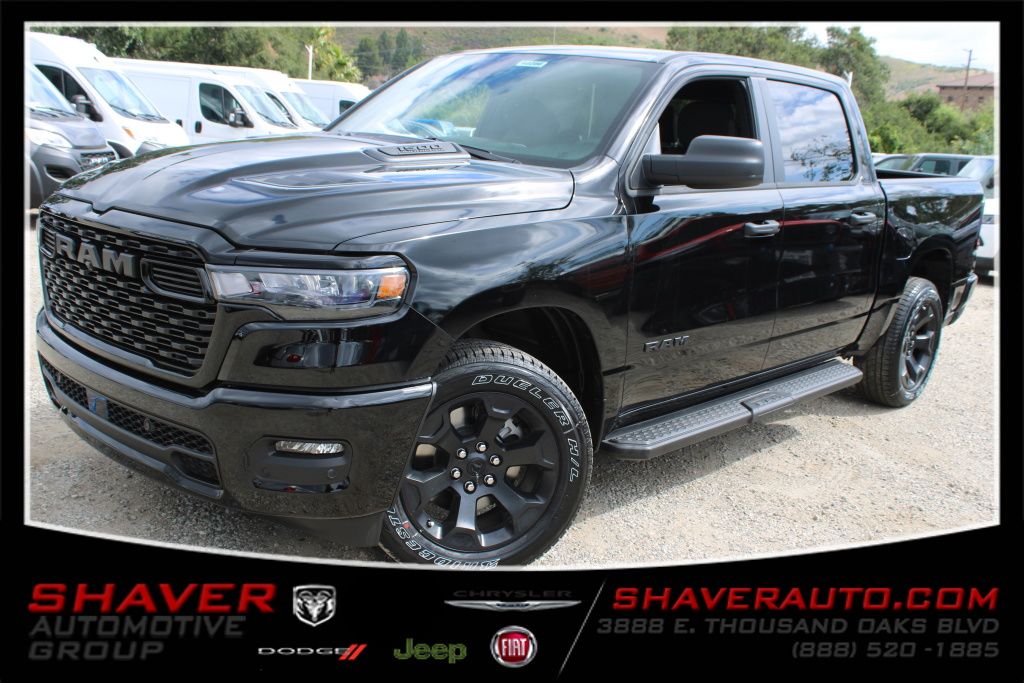 Diamond Black Crystal Pearlcoat 2026 RAM 1500 Express Crew Cab 4WD Pickup Truck Four-Wheel Drive 8-Speed Automatic