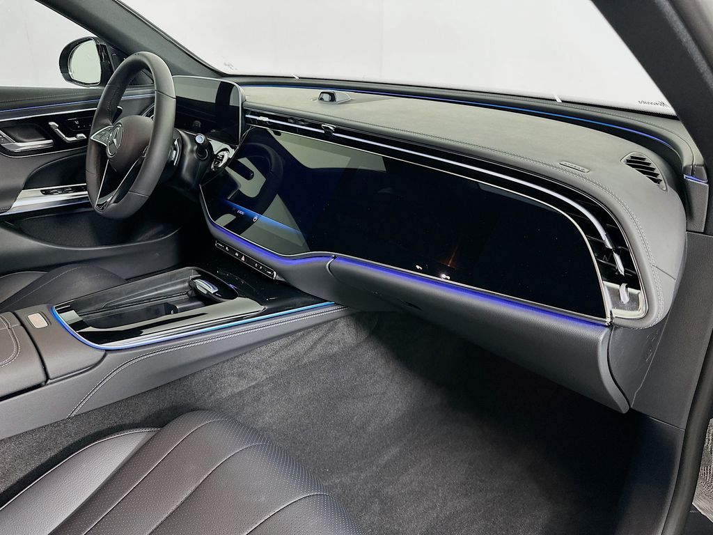 Thumbnail: 2025 Mercedes-Benz E-Class - 30