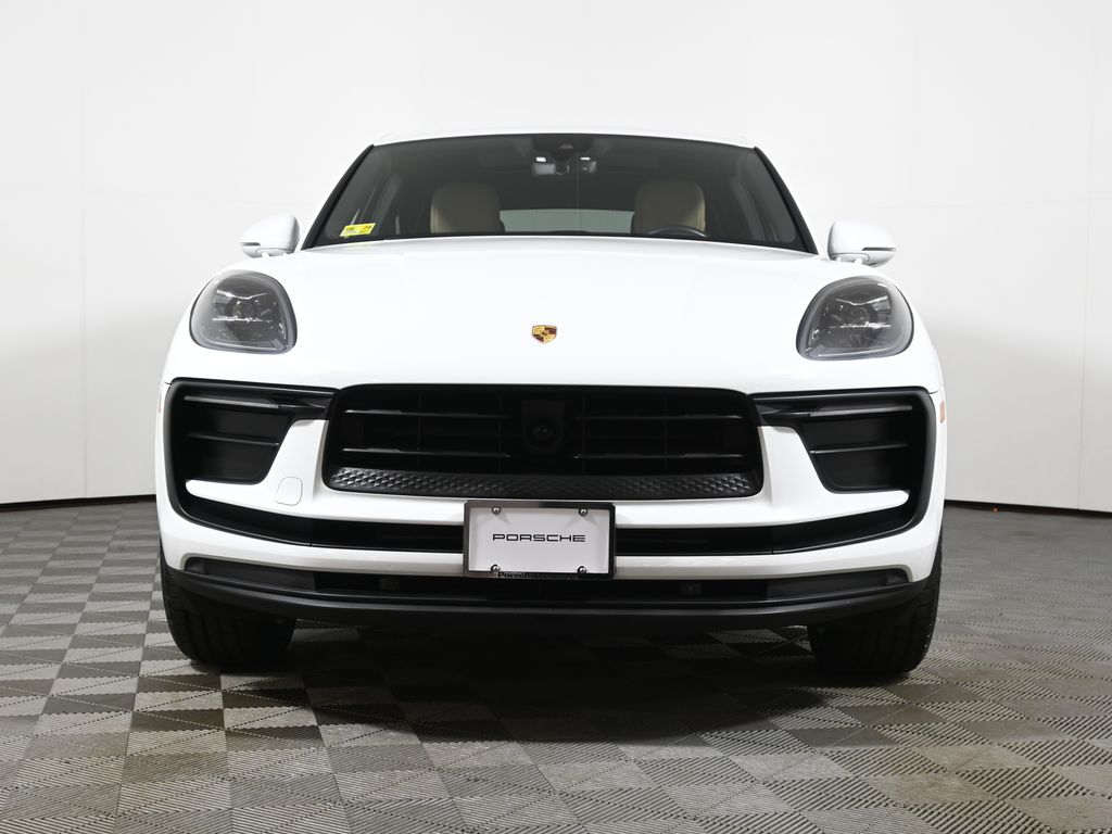 Thumbnail: 2023 Porsche Macan - 10