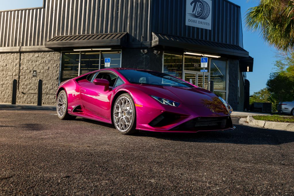 Viola Bast Metallic 2022 Lamborghini Huracan Coupe 7-Speed Manual