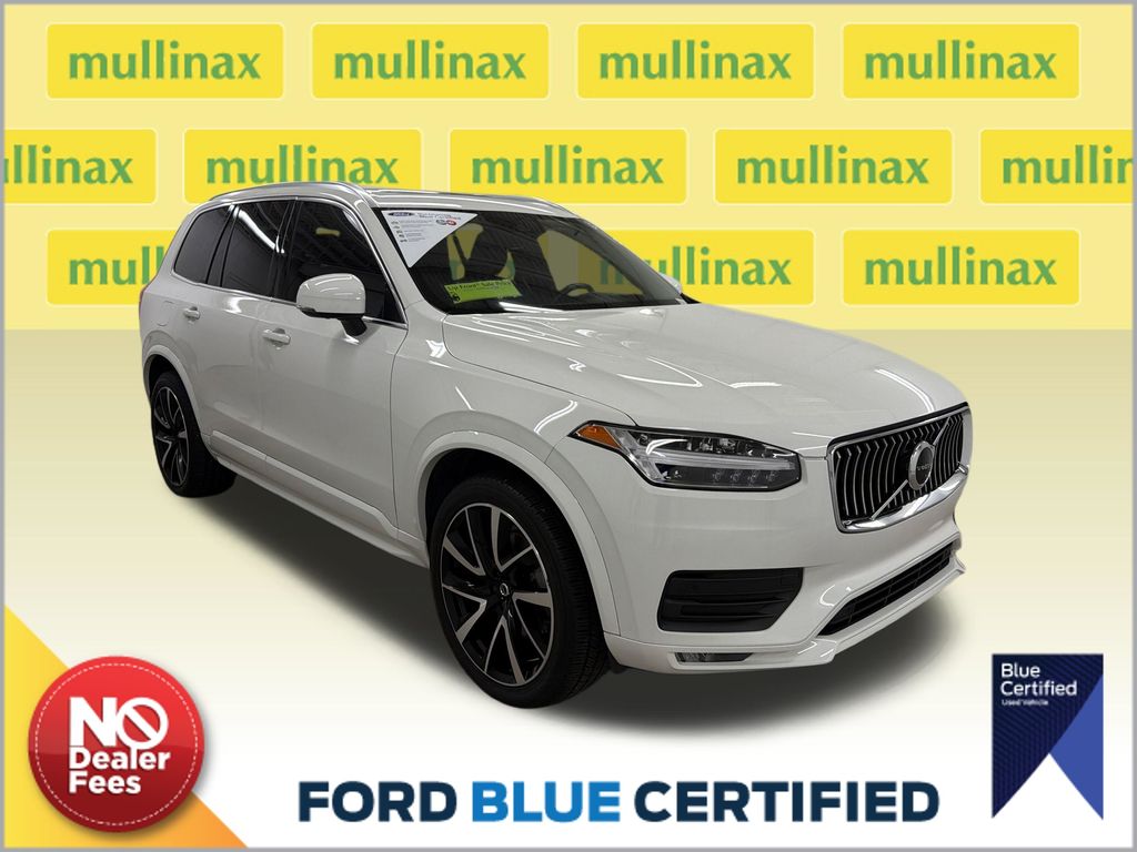 2022 Volvo XC90 T6 Momentum 7-Passenger AWD