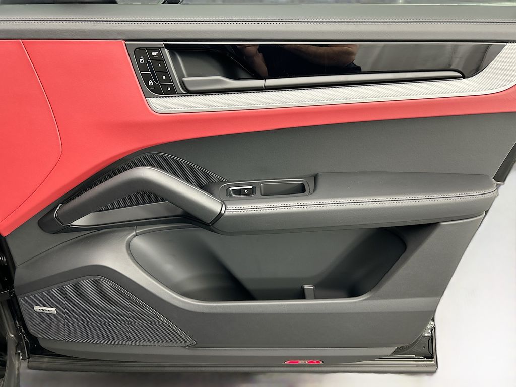 Thumbnail: 2026 Porsche  - 26