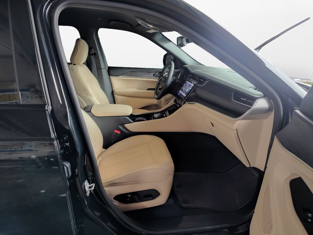 Used Car 2024 Jeep Grand Cherokee  Wagon 4 Dr. Limited Rear Wheel Drive For Sale Under $35,000 In Austin, Texas