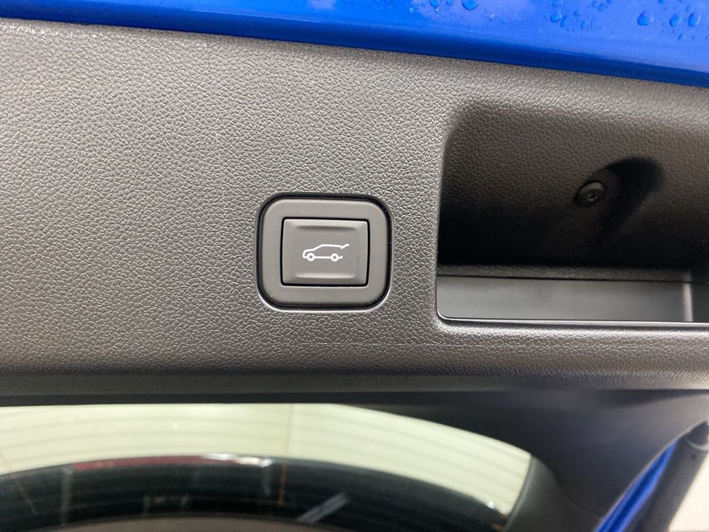 2025 Chevrolet Equinox EV RS photo