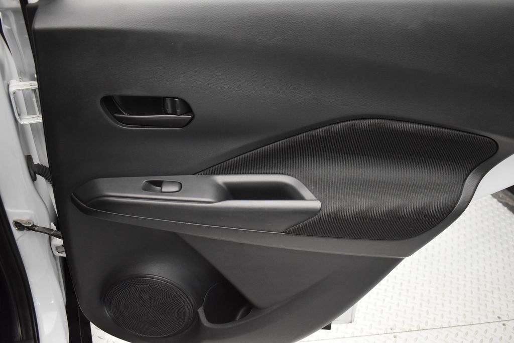 Thumbnail: 2021 Nissan Kicks - 25