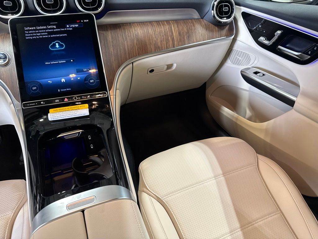 Thumbnail: 2027 Mercedes-Benz GLC - 27