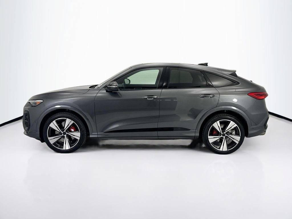 Thumbnail: 2026 Audi SQ5 - 8