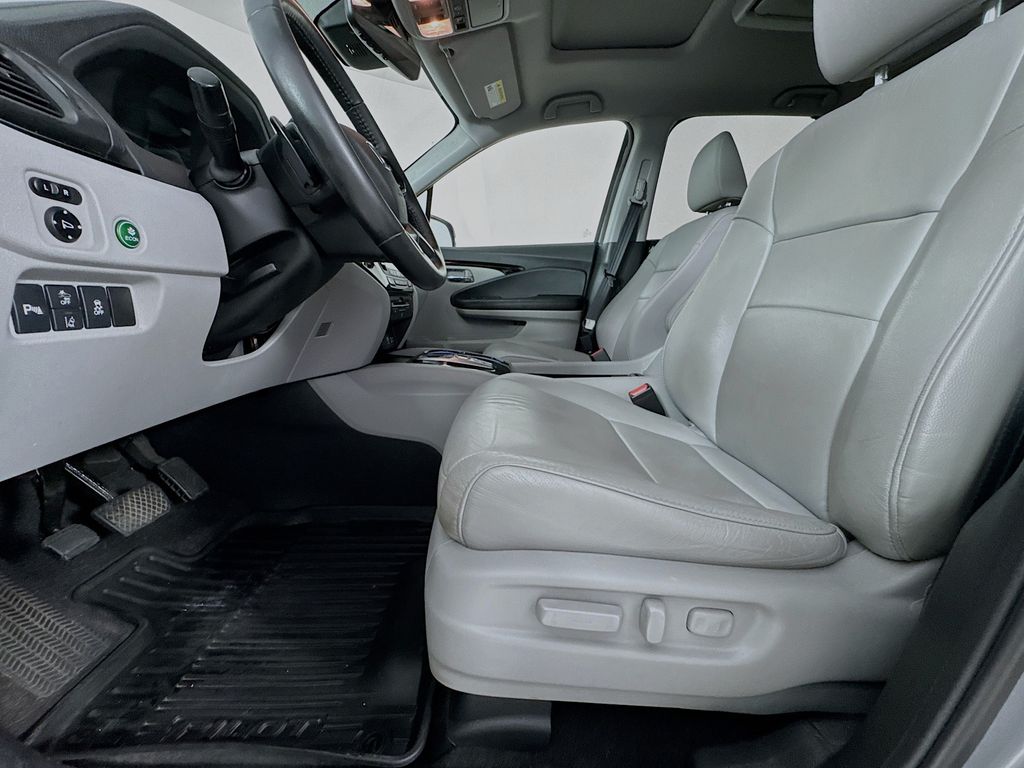 Used Car 2019 Honda Pilot  Touring For Sale Under $25,000 In Austin, Texas