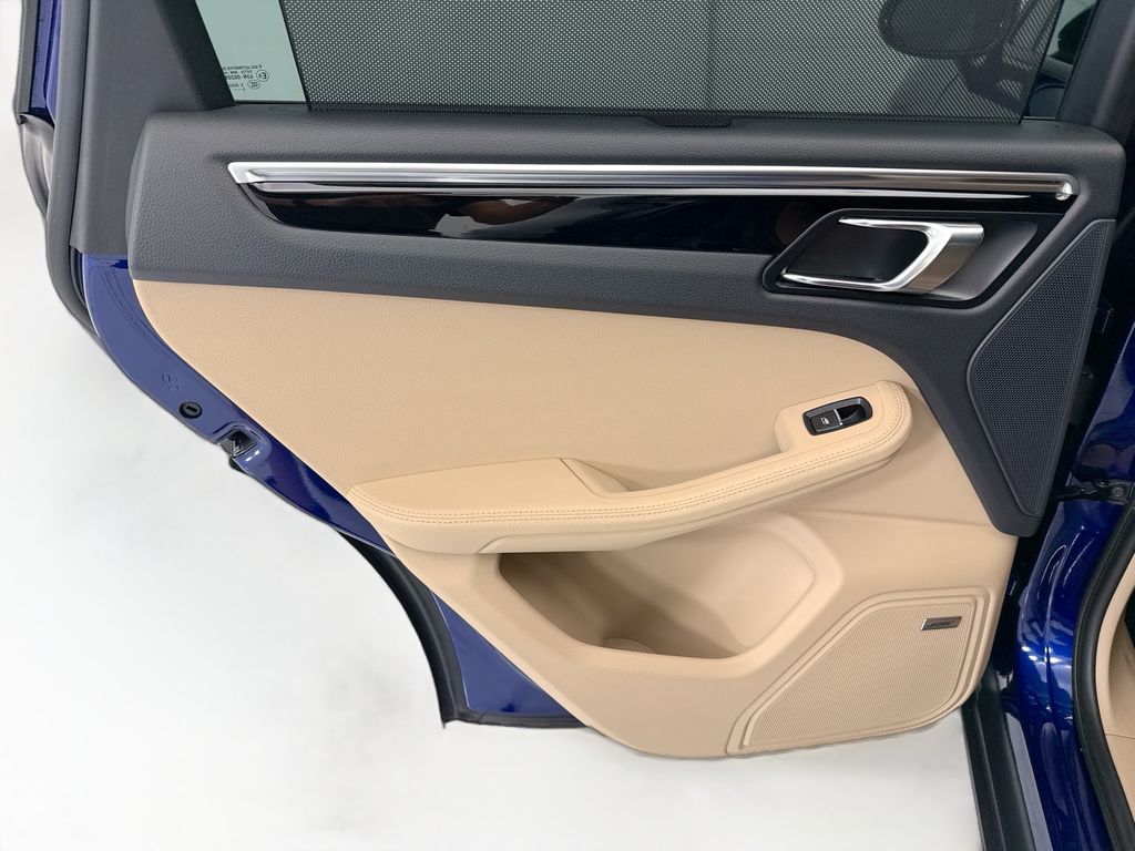 Thumbnail: 2024 Porsche Macan - 26