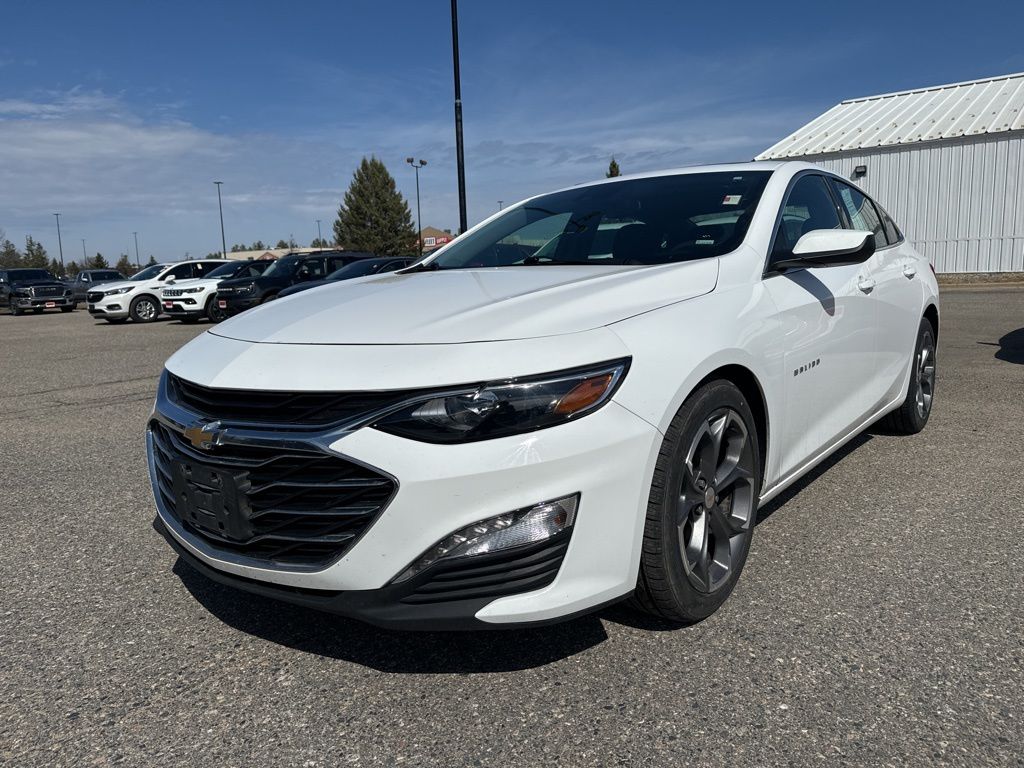 Summit White 2024 Chevrolet Malibu Sedan Front-Wheel Drive Continuously Variable Transmission