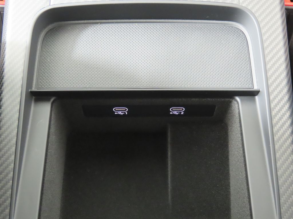 Thumbnail: 2026 Audi RS Q8 - 21