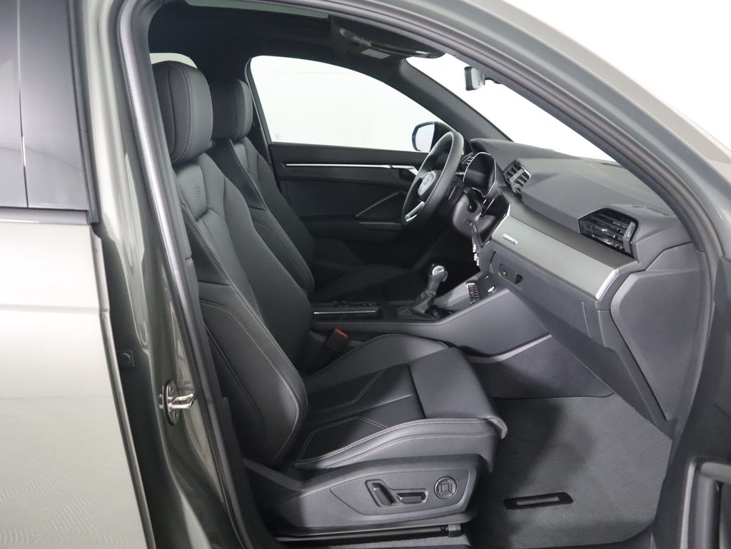 Thumbnail: 2025 Audi Q3 - 22