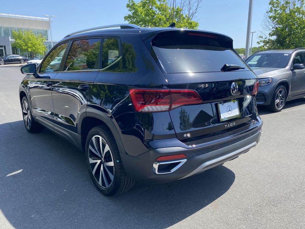 2022 Volkswagen Taos SE 6